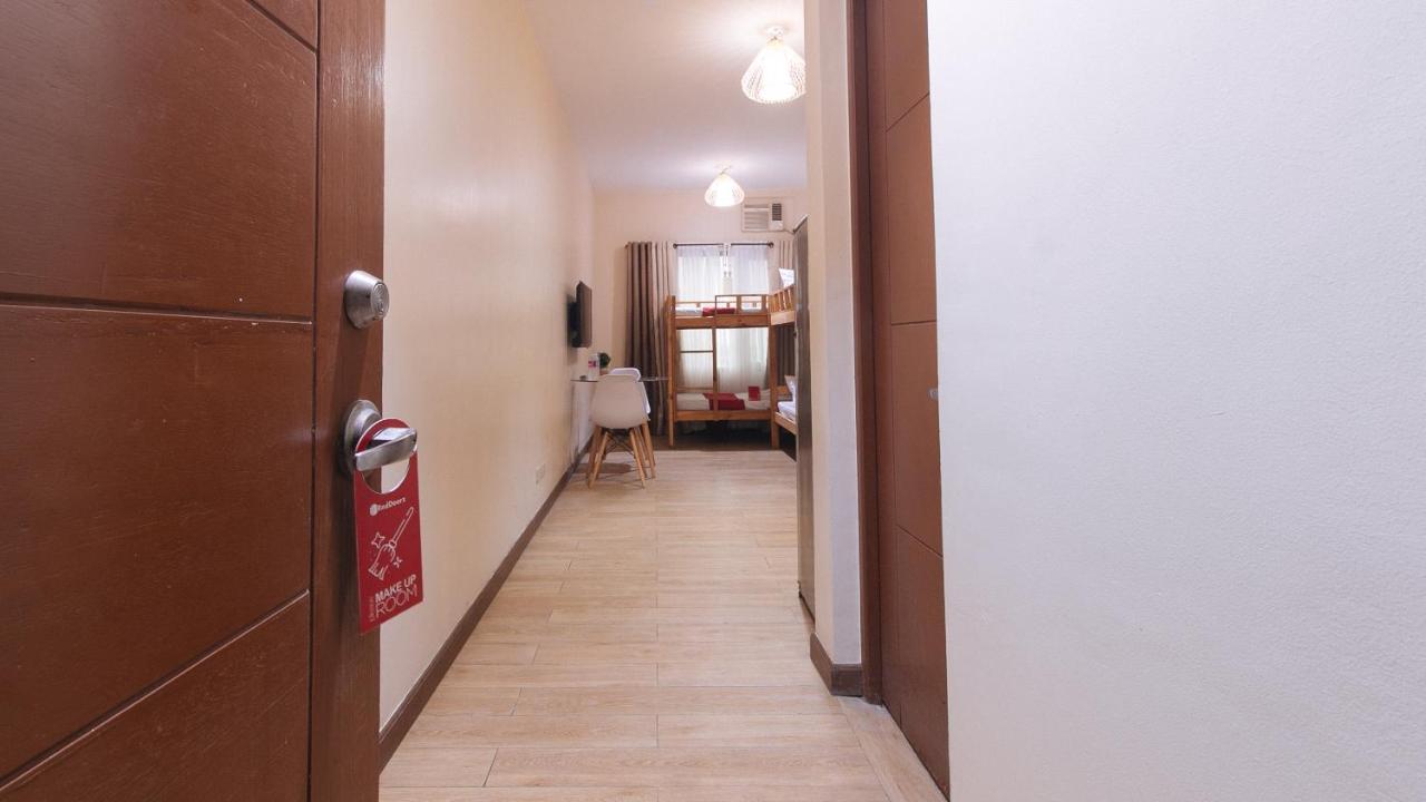 Reddoorz Plus @ Cuarto Verde Staycation Las Piñas المظهر الخارجي الصورة