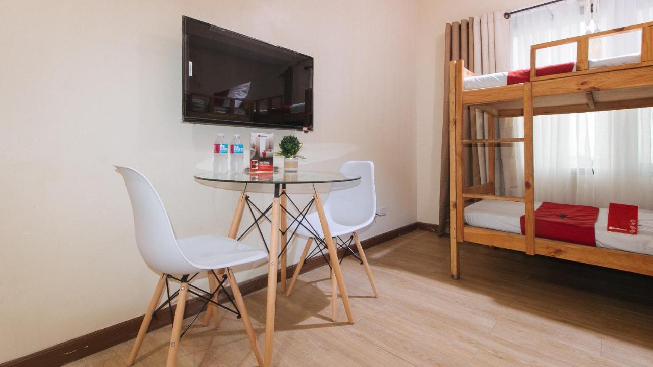 Reddoorz Plus @ Cuarto Verde Staycation Las Piñas المظهر الخارجي الصورة