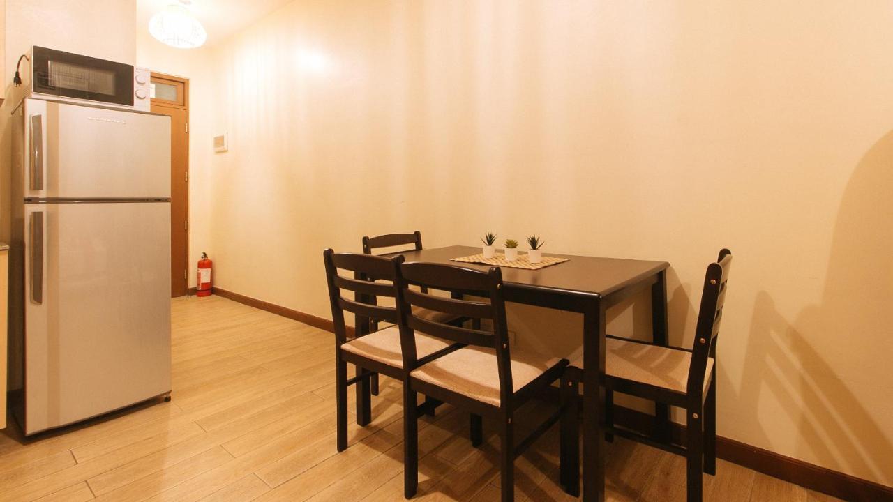 Reddoorz Plus @ Cuarto Verde Staycation Las Piñas المظهر الخارجي الصورة