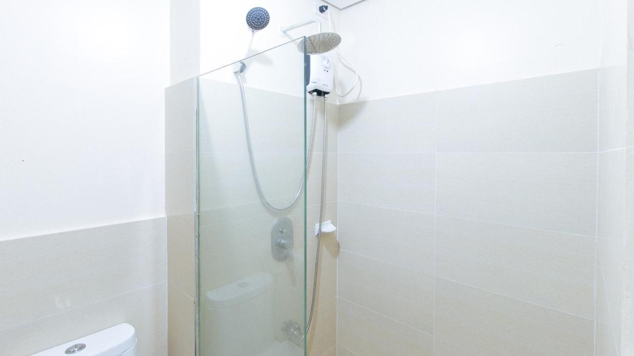 Reddoorz Plus @ Cuarto Verde Staycation Las Piñas المظهر الخارجي الصورة