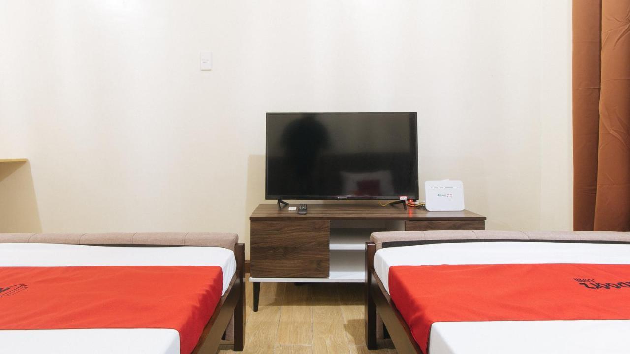 Reddoorz Plus @ Cuarto Verde Staycation Las Piñas المظهر الخارجي الصورة